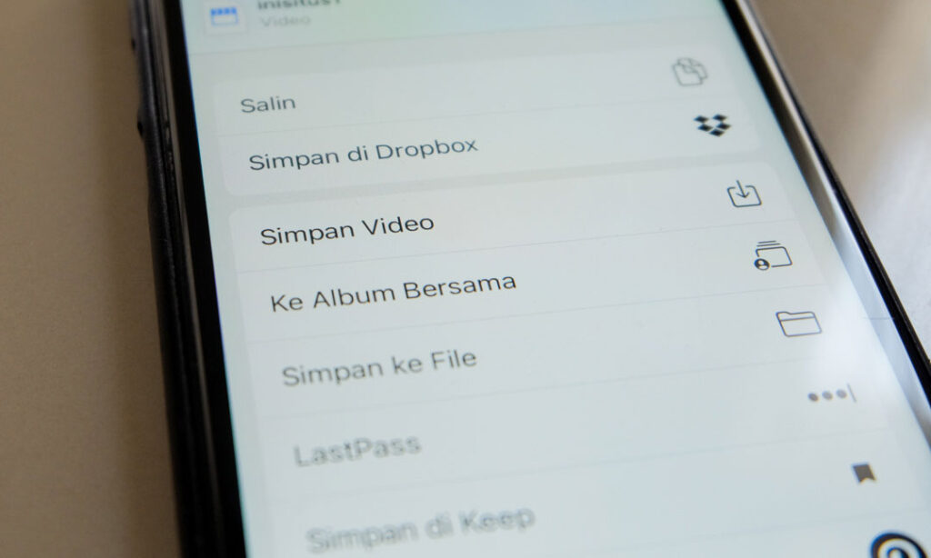 cara simpan video dari google drive di iphone